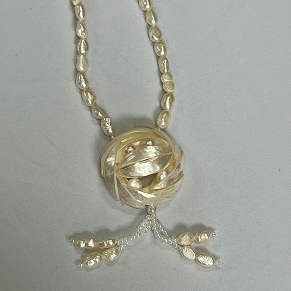 Vintage Mother of Pearl Tassel and Pearl Necklace - Picture 4 of 8